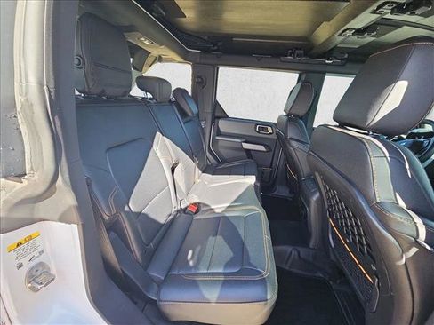 Used 2023 Ford Bronco Badlands image 19