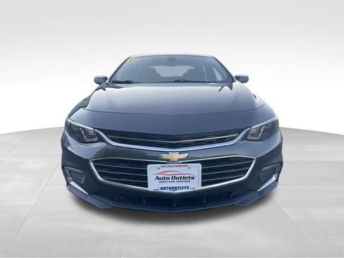 Used 2017 Chevrolet Malibu LT FWD image 2