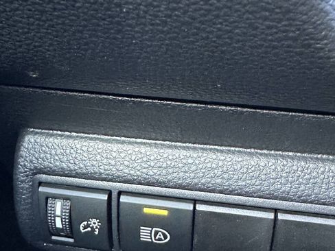 Used 2025 Toyota Corolla LE image 36