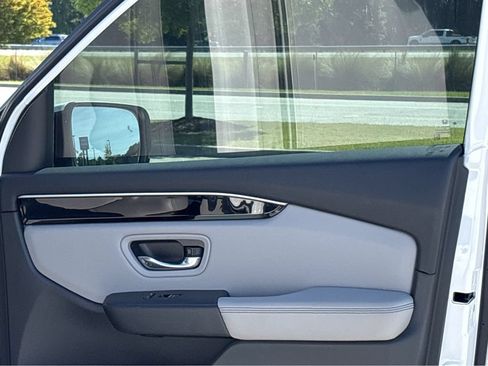 Used 2025 Honda Pilot EX-L image 28