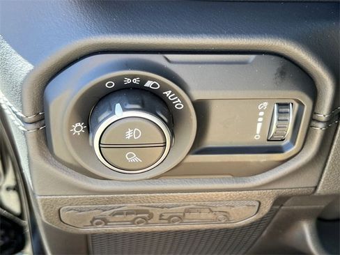 New 2025 Jeep Gladiator Sport image 26