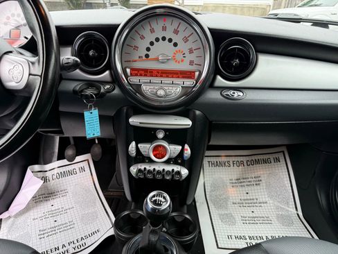 Used 2010 MINI Cooper Convertible image 23