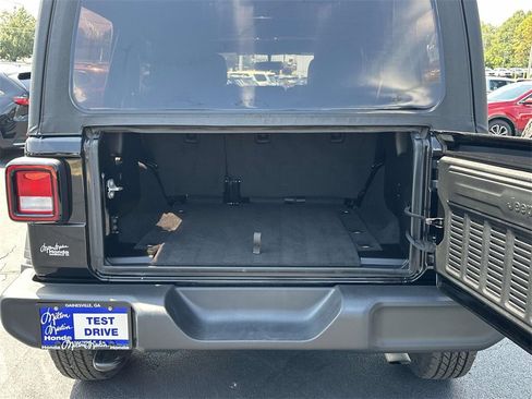 Used 2021 Jeep Wrangler Unlimited Sport image 8