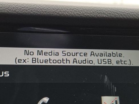 Used 2020 Kia Niro LXS image 4