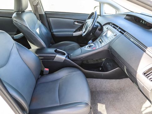 Used 2015 Toyota Prius Four image 16