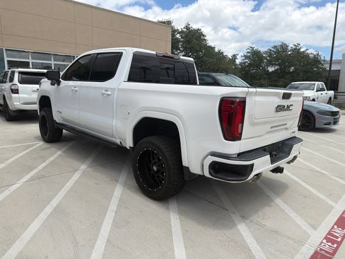 Used 2022 GMC Sierra 1500 AT4 w/ AT4 Premium Package AWD/4WD image 6