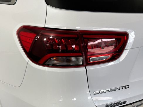 Used 2020 Kia Sorento SX image 36