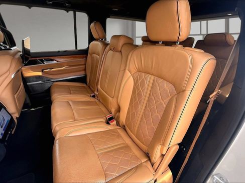 Used 2022 Jeep Grand Wagoneer Series III w/ Rear Seat Video Group 1 AWD/4WD image 26