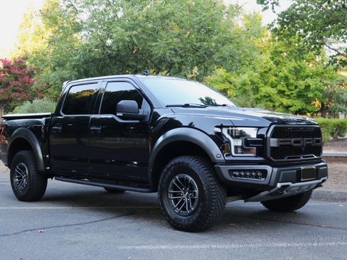 Used 2019 Ford F150 Raptor w/ Equipment Group 801A Mid image 5