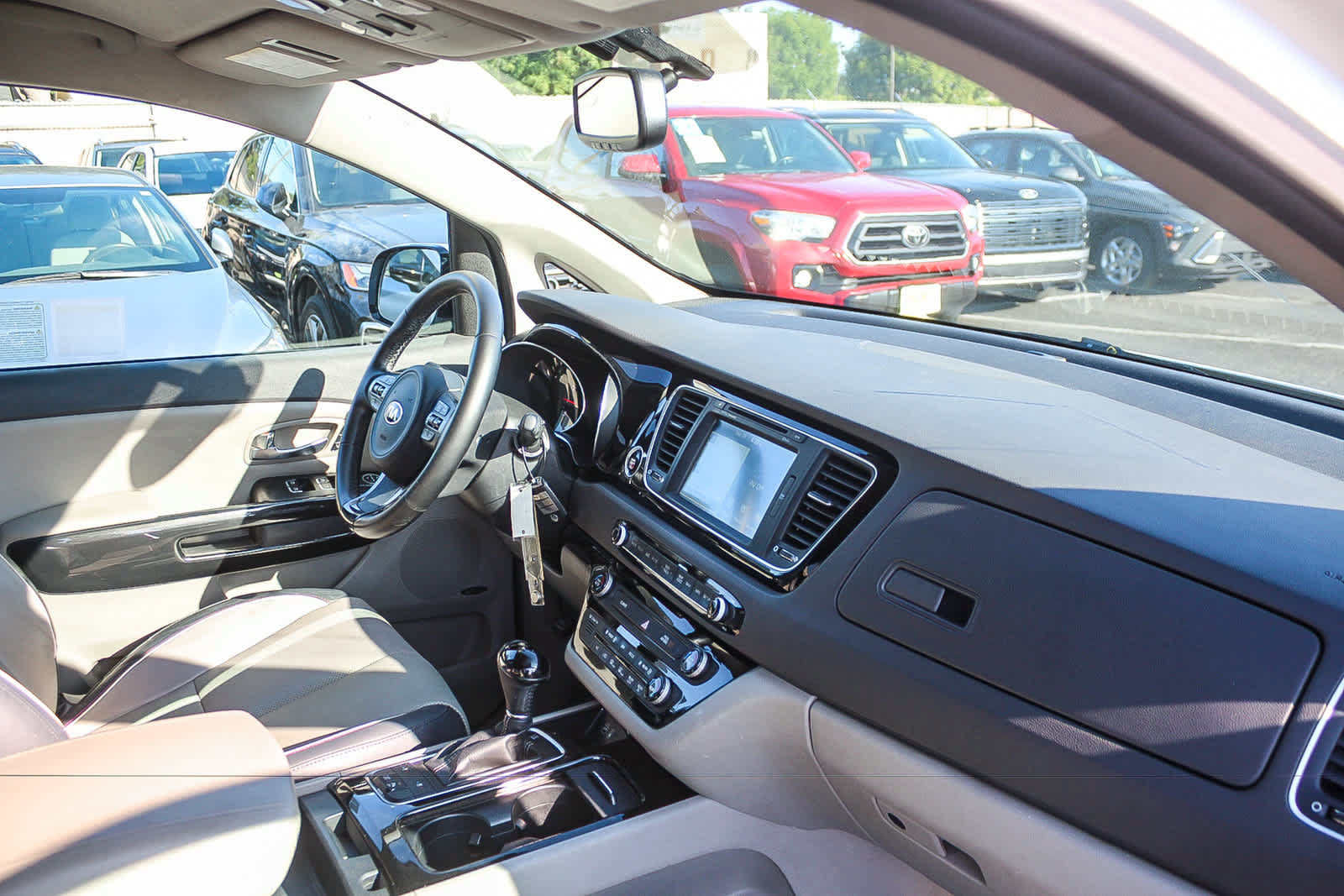 Used 2015 Kia Sedona SX FWD image 21