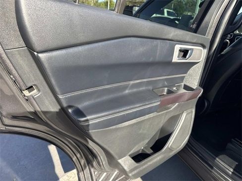 Used 2020 Ford Explorer XLT w/ Equipment Group 202A image 32