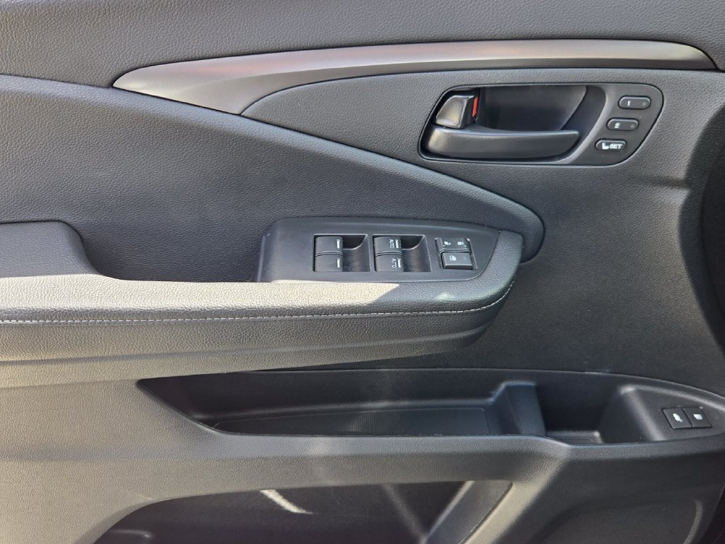 Used 2024 Honda Passport EX-L image 30