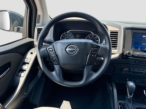 Used 2024 Nissan Frontier SV w/ Technology Package RWD image 19