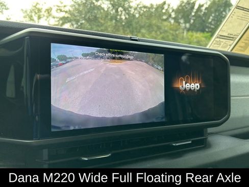 Used 2025 Jeep Wrangler Willys image 34