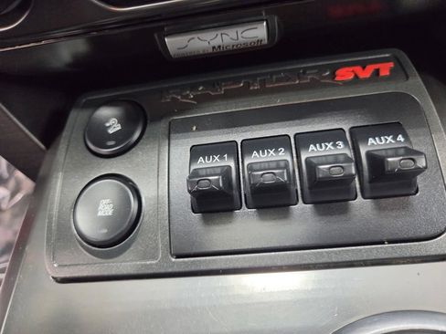 Used 2014 Ford F150 Raptor w/ Equipment Group 801A Luxury AWD/4WD image 32