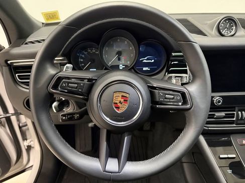 Certified 2023 Porsche Macan S image 13