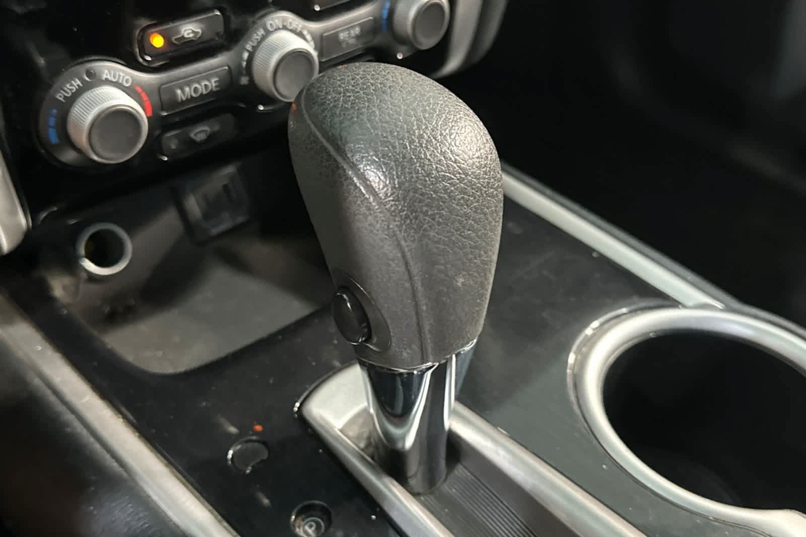 Used 2020 Nissan Pathfinder S AWD/4WD image 24