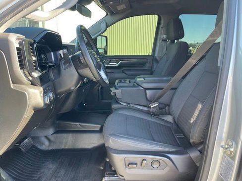 Used 2024 GMC Sierra 3500 SLE w/ SLE Value Package image 21