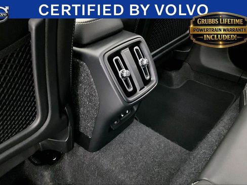 Certified 2025 Volvo XC40 B5 Core AWD/4WD image 28