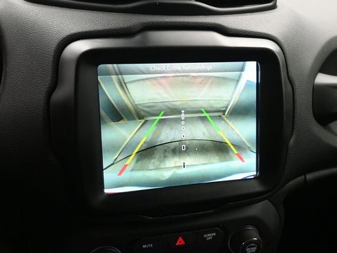 Used 2018 Jeep Renegade Limited w/ UConnect 8.4 Nav Group image 17