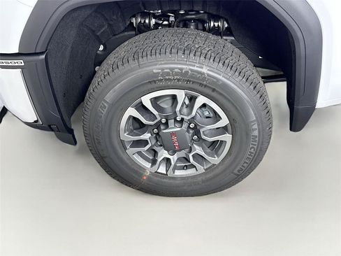 New 2026 GMC Sierra 3500 SLE AWD/4WD image 22