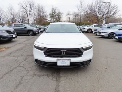 Certified 2025 Honda Accord SE image 6