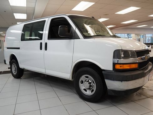 Used 2019 Chevrolet Express 2500 w/ Driver Convenience Package image 18