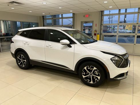 Used 2023 Kia Sportage EX FWD image 1