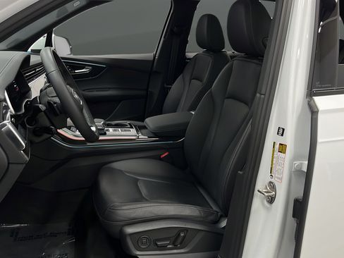 Used 2025 Audi Q7 3.0T Premium Plus w/ Premium Plus Package AWD/4WD image 9