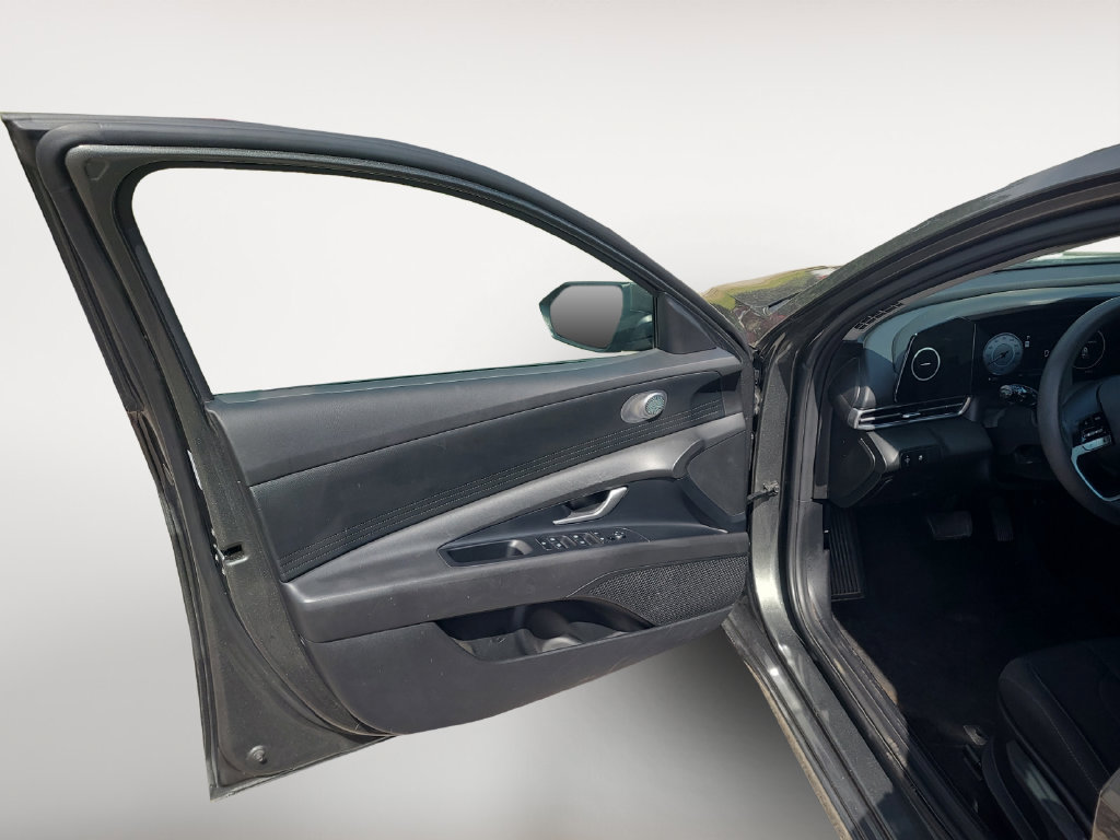 Used 2024 Hyundai Elantra SEL FWD image 21