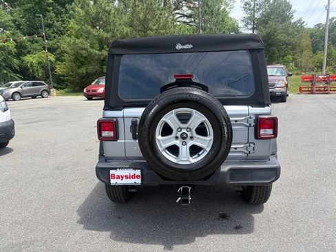 Used 2018 Jeep Wrangler Unlimited Sport S AWD/4WD image 17