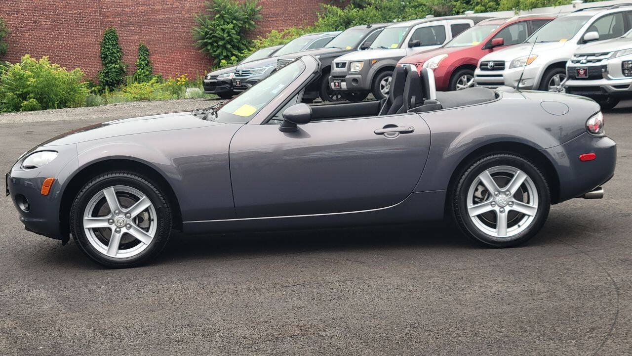Used 2007 MAZDA MX-5 Miata Sport RWD image 16
