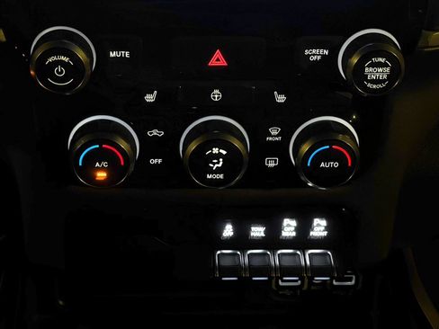 Used 2022 RAM 1500 Big Horn AWD/4WD image 18