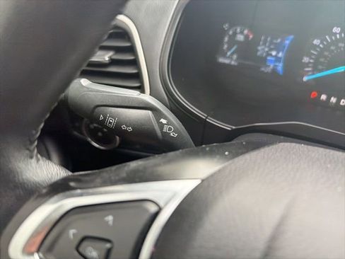 Used 2023 Ford Edge SEL image 42