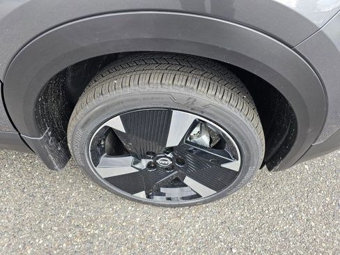 New 2025 Nissan Kicks SR w/ SR Premium Package image 10