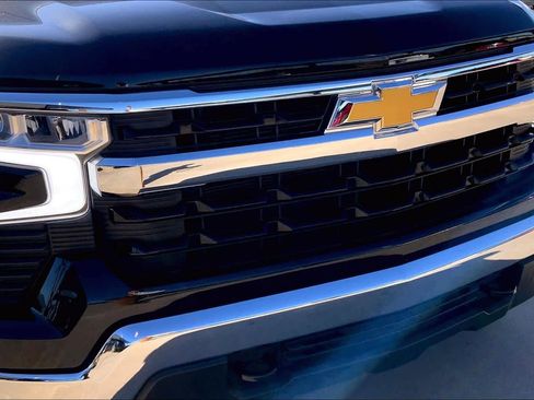 Used 2024 Chevrolet Silverado 1500 LT w/ Z71 Off-Road Package image 28