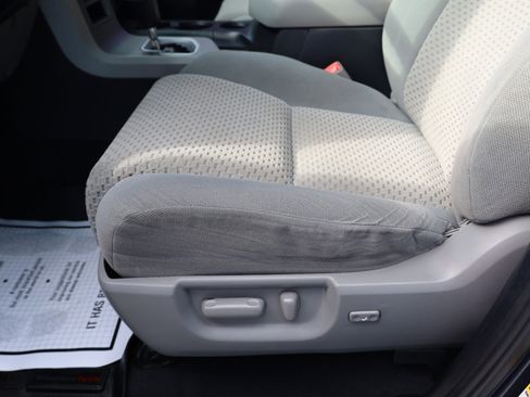 Used 2013 Toyota Tundra 4x4 CrewMax w/ TRD Off-Road Pkg image 6