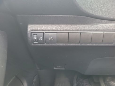 Used 2025 Toyota Corolla LE FWD image 28