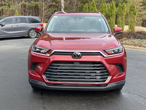 Used 2025 Toyota Grand Highlander FWD image 3