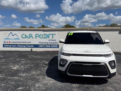 Used 2022 Kia Soul LX w/ Technology Package FWD image 1