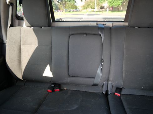 Used 2015 Nissan Titan S AWD/4WD image 13