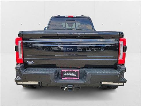 New 2025 Ford F450 Platinum w/ FX4 Off-Road Package image 8