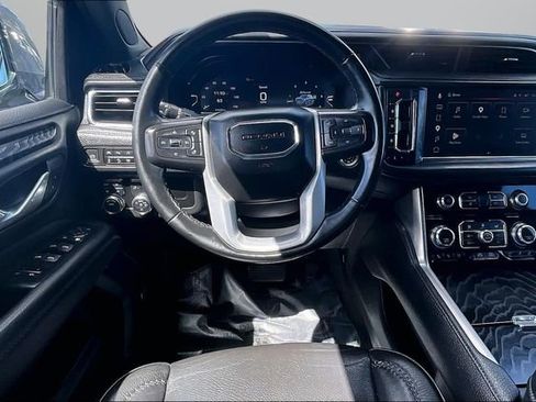 Used 2023 GMC Yukon Denali AWD/4WD image 5