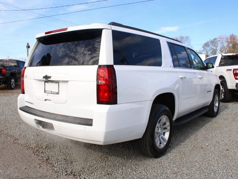 Used 2019 Chevrolet Suburban LT image 8