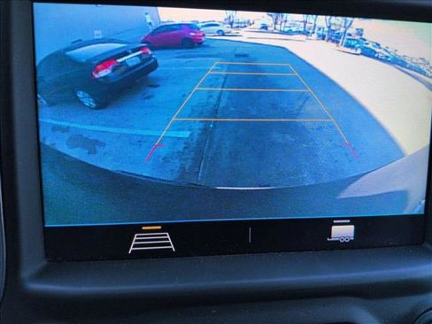 Used 2021 Chevrolet Silverado 1500 LT image 12