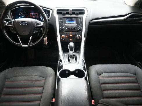 Used 2016 Ford Fusion SE w/ Equipment Group 201A FWD image 19