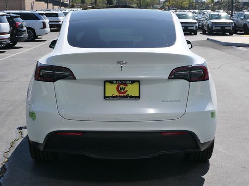 Used 2023 Tesla Model Y Long Range image 5