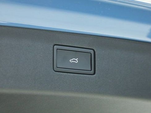 New 2026 Volkswagen Tiguan SE image 36