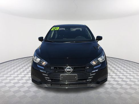 Used 2023 Nissan Versa SV image 2
