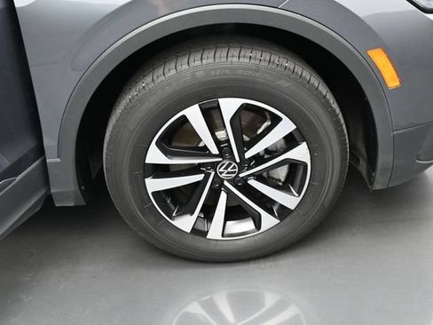 Used 2024 Volkswagen Tiguan S AWD/4WD image 34